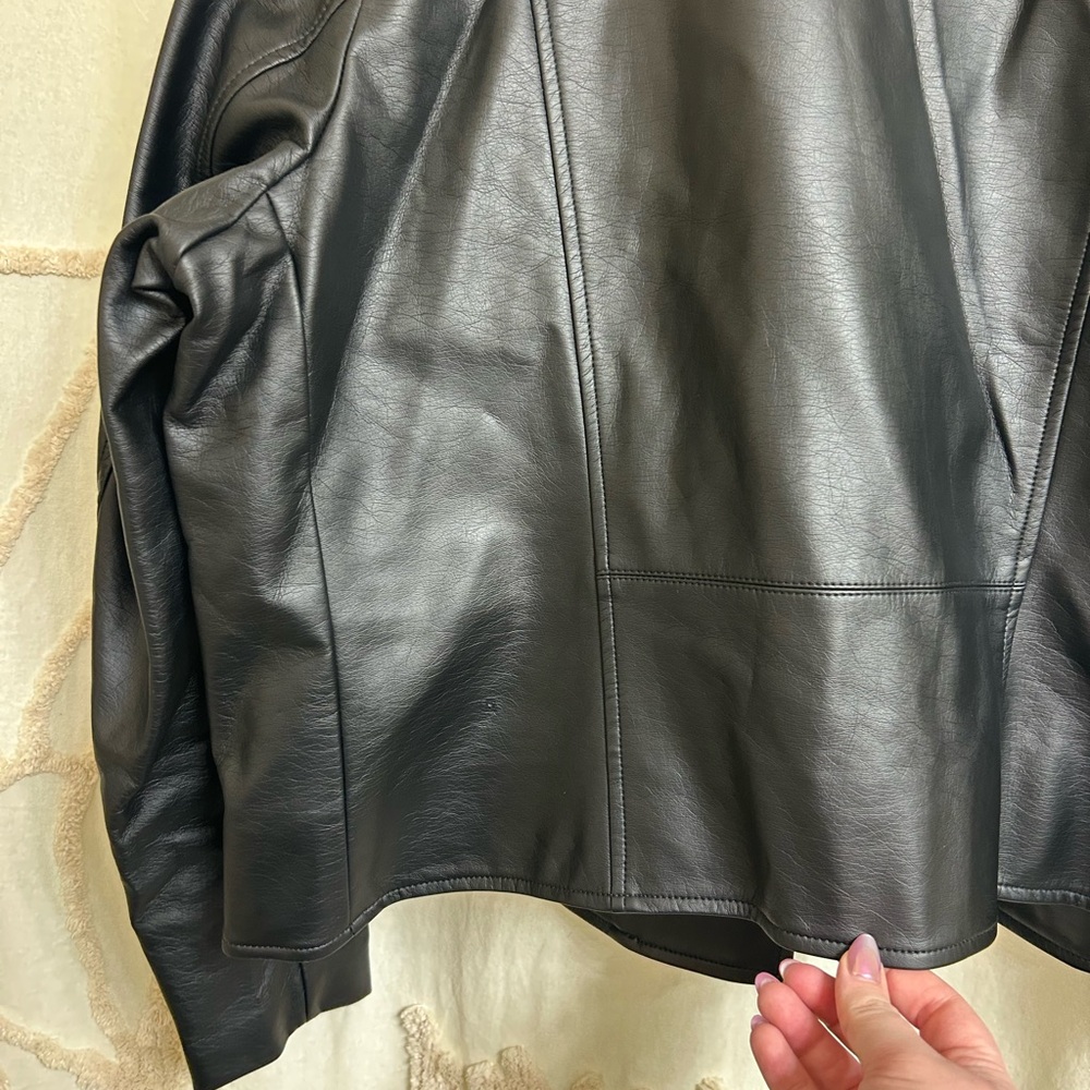 NWT Torrid Faux Leather Asymmetrical Moto Jacket in Black - Picture 10 of 12